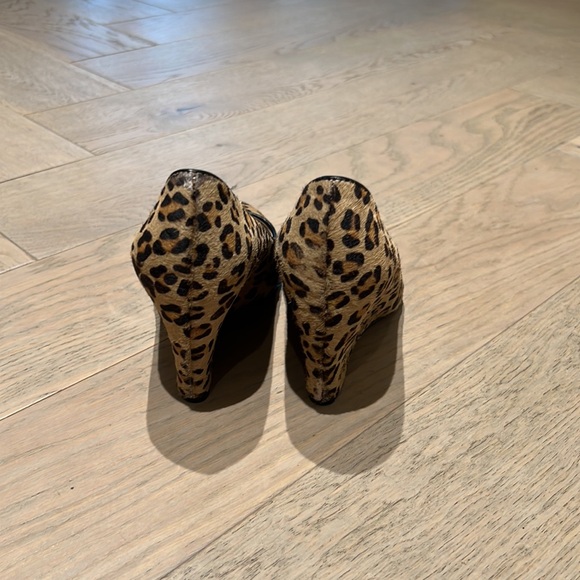 Franco Sarto the artist collection leopard wedge size 5 - Picture 3 of 6